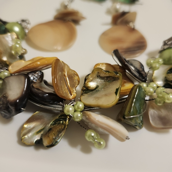 Green And Yellow Vintage/Shells Jewelry Lot - Picture 5 of 5